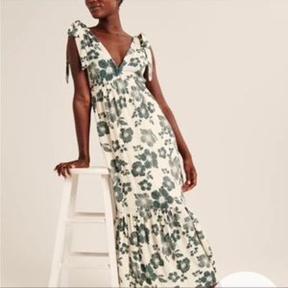 Abercrombie & Fitch Dresses & Skirts - Abercrombie & Fitch Tie-Strap Babydoll Maxi Dress Cream Green Floral Tiered Sz M